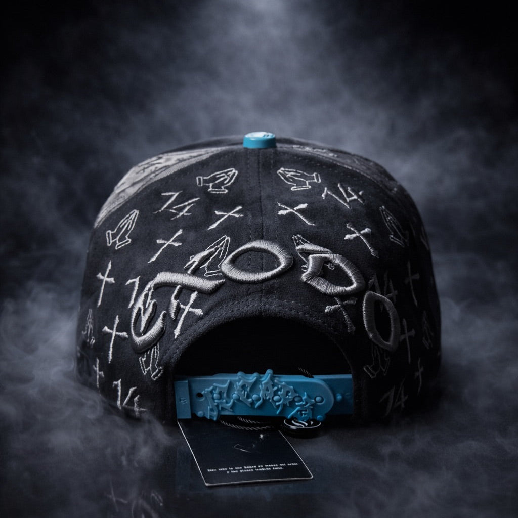 Bible Long Chain Black/Blue Cap